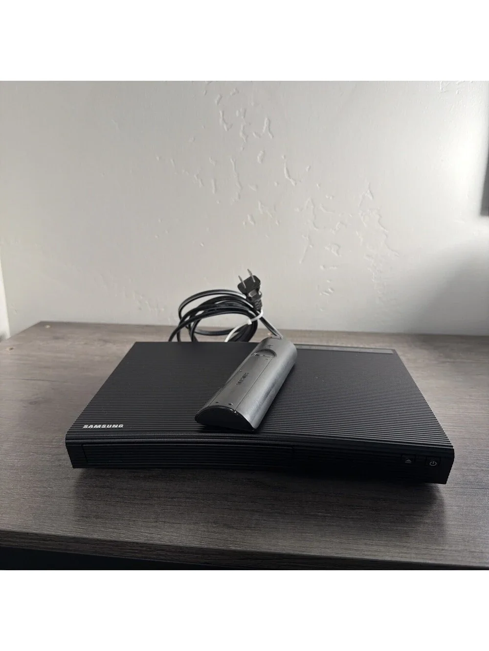 Samsung BD-J5100 Blu-ray Disc Player 1080p Full HD w/ Remote & Power Cord TESTED